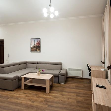 Wonderful Flat On City Center Užhorod Esterno foto